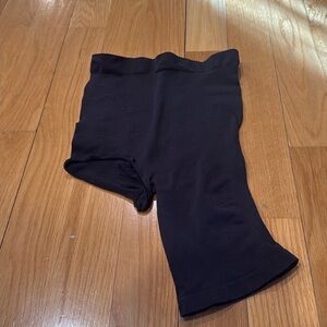 Skims black one leg shape wear size 2XL.